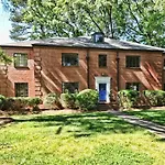 Beautifully Furnished Modern 2br With Balcony * Charlotte