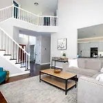 Holiday home Disconnect At With Great Surroundings In Charlotte, North Carolina