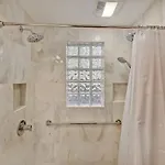 Holiday home Comfortable And Stylish Near Myers Park Charlotte