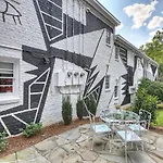 Spacious Conveniently Located 1br In Myers Park Holiday home