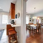 Elegant 1br In Elizabeth With Covered Porch Holiday home