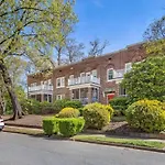 Holiday home Bright And Restful 2br Near Uptown With Balcony Charlotte