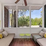 Contemporary 2Br In Myers Park With Screened Porch