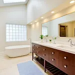 Cozy With Swimming Pool In Charlotte, North Carolina
