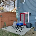Charlotte Getaway With Yard - 3 Mi To Uptown!