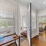 Stylish Myers Park 2 Bedroom With Screened Porch Holiday home *
