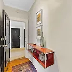 Contemporary 2br In Myers Park With Screened Porch