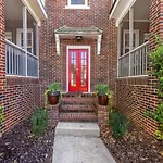 Chic 1 Bedroom Units Near Dilworth