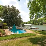 Cozy With Swimming Pool In Charlotte, North Carolina *