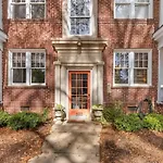 Stylish Myers Park 2 Bedroom With Screened Porch