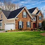 Holiday home Disconnect At With Great Surroundings In Charlotte, North Carolina *
