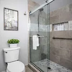Holiday home Disconnect At With Great Surroundings In Charlotte, North Carolina Charlotte