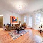 Chic 1 Bedroom Units Near Dilworth Holiday home
