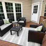 Disconnect At With Great Surroundings In Charlotte, North Carolina Holiday home