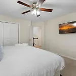 Holiday home Cozy 4b 2 5b King Beds Jacuzzi *