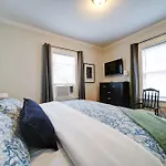 Chic 1 Bedroom Units Near Dilworth