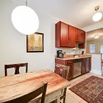 Chic 1 Bedroom Units Near Dilworth Holiday home Charlotte