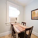 Chic 1 Bedroom Units Near Dilworth *