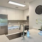 Luxury Uptown, Free Parking, 5min Bank Of America Stadium