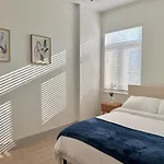 Luxury Uptown, Free Parking, 5min Bank Of America Stadium Apartment Charlotte