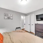 Homey 2Br Condo—King Bed—Lovely Location & Parking