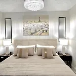 Hpthe Bungalowspectrumbojanglesfenced Yarddog