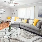 3Br | King+2Q | 75”Tv | Matthews