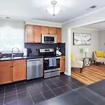 3Br | King+2Q | 75”Tv | Matthews