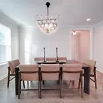 Luxury 4Br Escape - Premium Modern Comfort