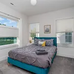 Modern Queen City Retreat-Sleeps 10