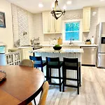 Hpthe Bungalowspectrumbojanglesfenced Yarddog