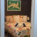 Plaza Shamrock *pied-a-terre* Newly Renovated! * Charlotte