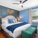 5 Bedroom 3 Ba Pool Hottub Fire Pit 10 Min Downtown Clt