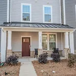 Holiday home 4br Townhouse King Bed Garage Northlake *