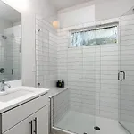 Modern Queen City Retreat-Sleeps 10