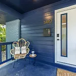 Plaza Shamrock *pied-a-terre* Newly Renovated!
