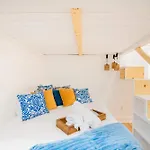 Teeni Santorini Hot Tub Sauna And Rl Therapy