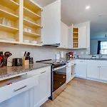 4br Townhouse King Bed Garage Northlake Charlotte