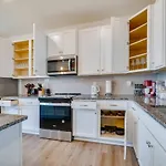 Holiday home 4br Townhouse King Bed Garage Northlake *