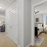 Spacious 4Br Getaway With Fenced Yard Minutes Away From Clt Airport & Uptown Charlotte