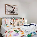 Plaza Shamrock *pied-a-terre* Newly Renovated!