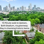 Walk To Uptown, Bofa Stadium, Beautiful Neighborhood Apartment *