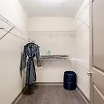 Skyline Serenity- Gym, Walk To Bars And Restaurants * Charlotte