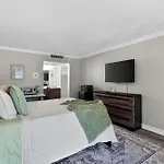 Lux Mins To Atrium Health & Charlotte Airport