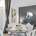 4Br King Bed Luxe Amenities Airport