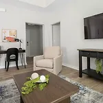 Landing Apartments - Zora University