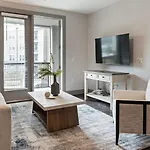 Landing Apartments - Thrive At University City