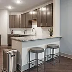 Landing Apartments - Thrive At University City
