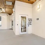 Skyline Serenity- Gym, Walk To Bars And Restaurants