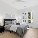 Urban Escape | Free Parking, Pool, Gym